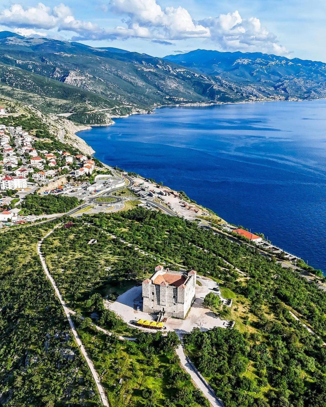 Apartman Elena Senj  Eksteriør bilde